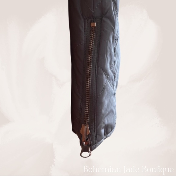 Thread & Supply Reversible Sherpa Vest - Taupe - Picture 5 of 6